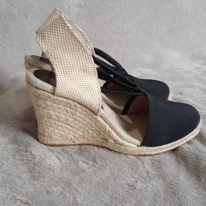 Adrienne Vittadini Wedge